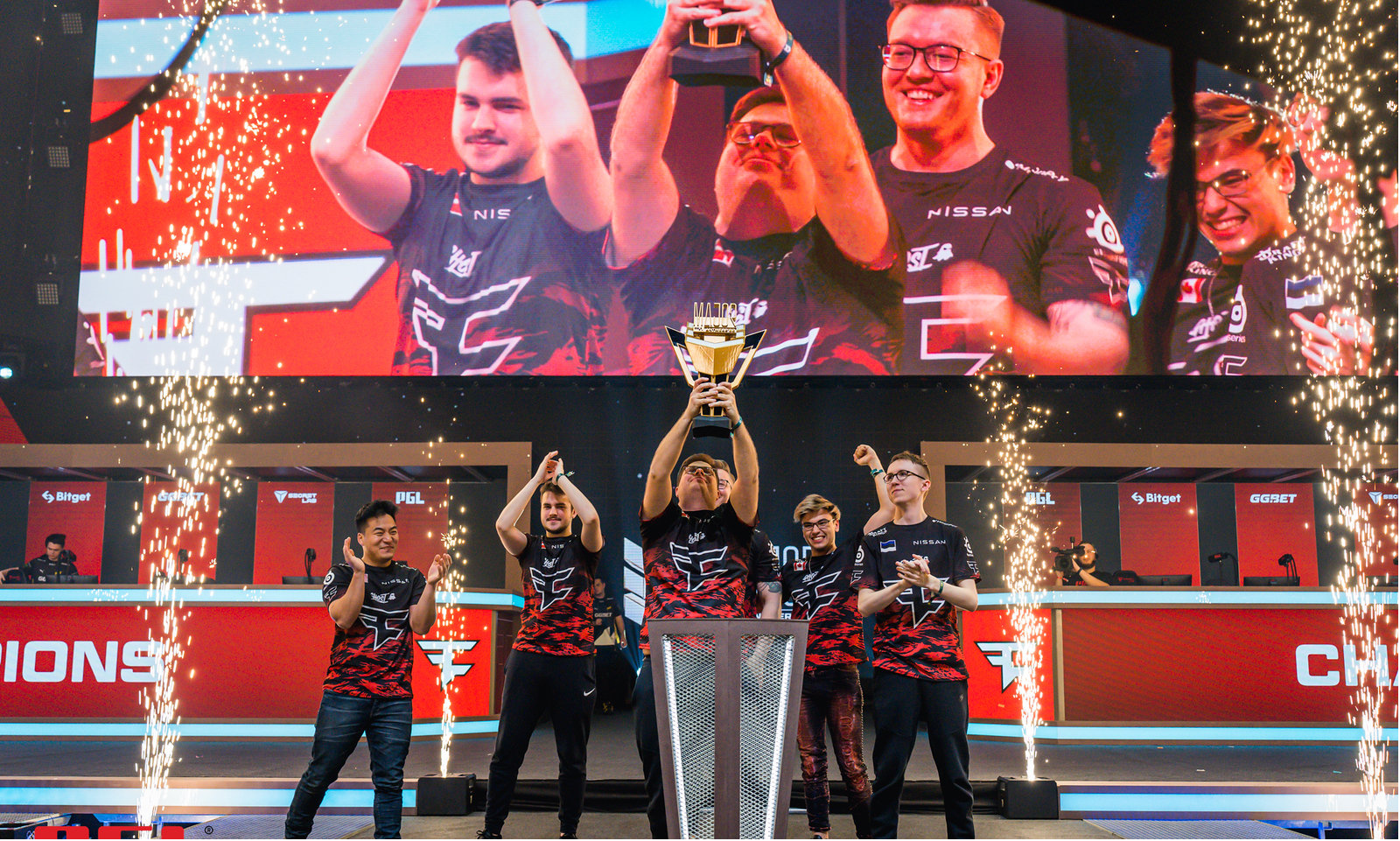 在这场激烈 在这场激烈